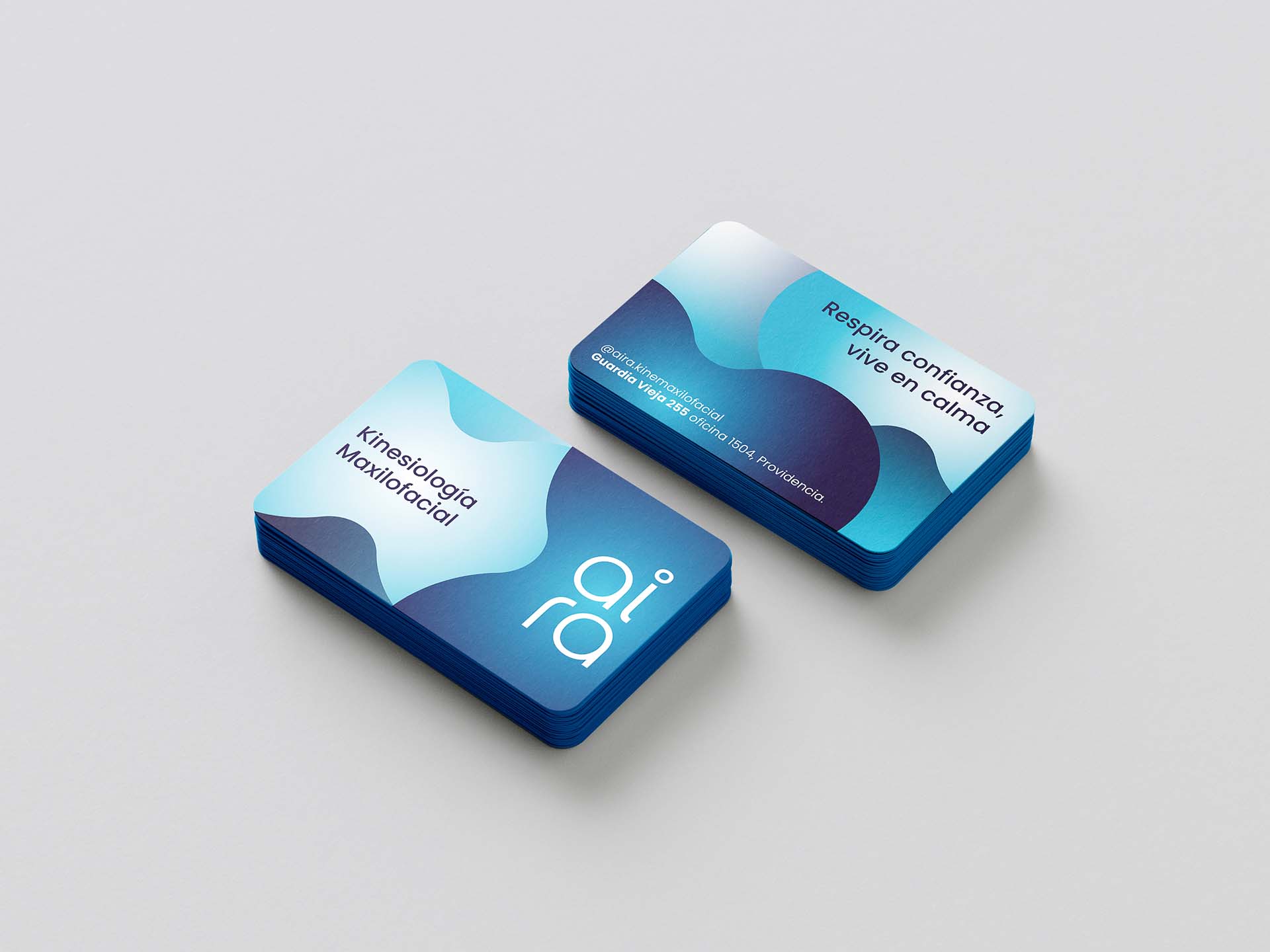 Tarjetas de presentación de Aira con degradado azul
