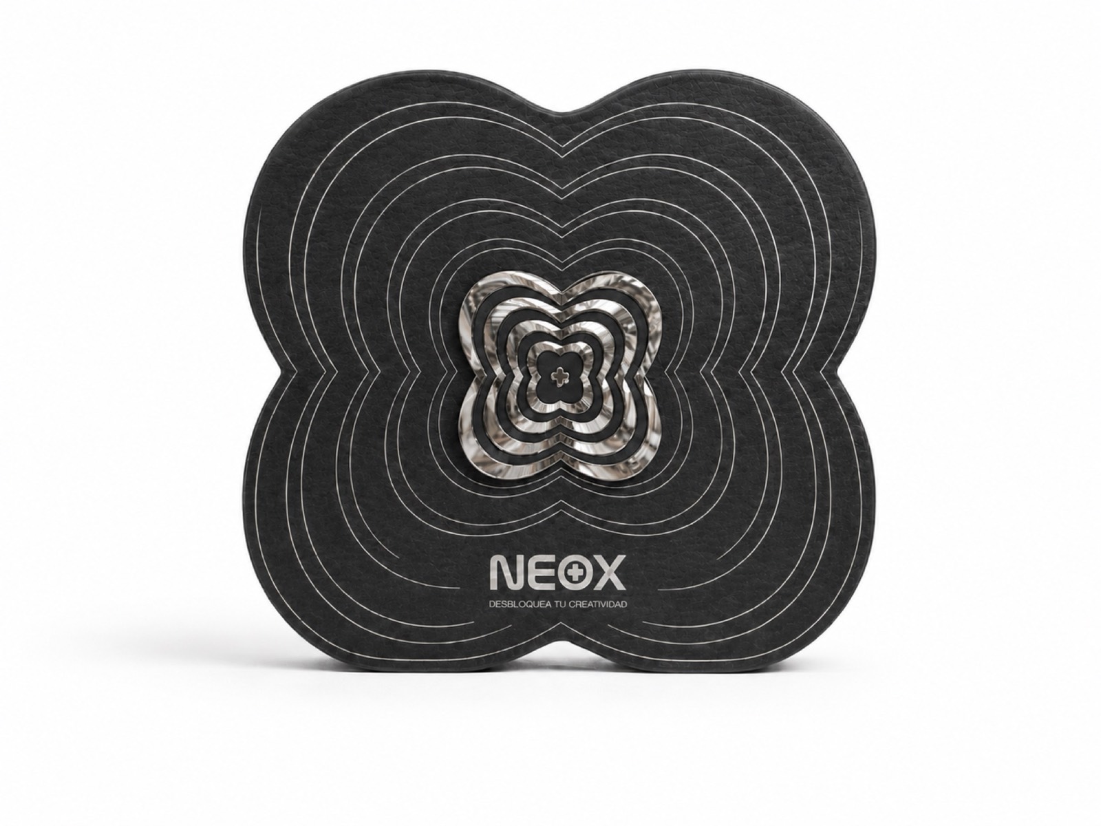 Neox visto de frente con sus anillos concéntricos cromados