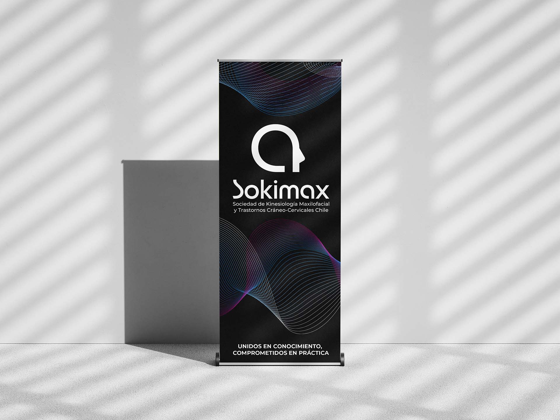 Pendón de Sokimax en negro con el nuevo isotipo